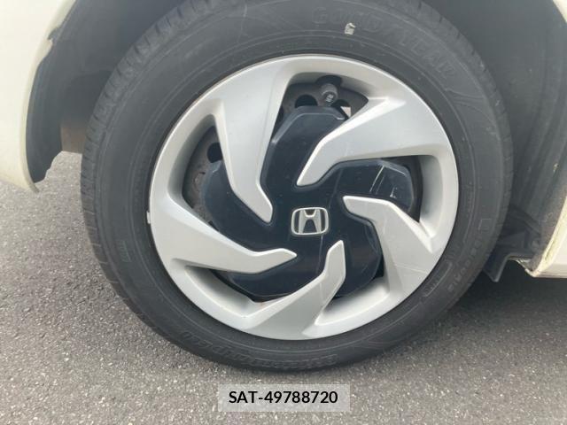 Honda FIT HYBRID 2013-10 8099176-7
