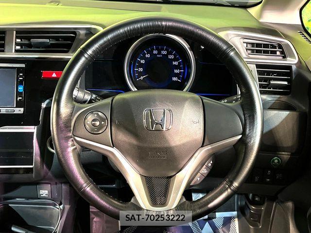 Honda FIT HYBRID 2016-01 8099168-10