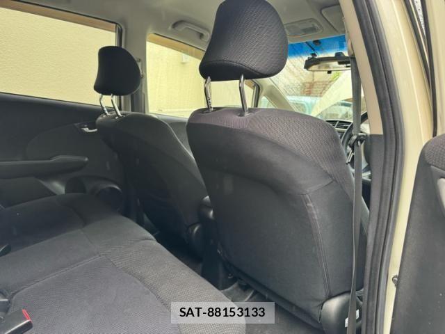 Honda FIT HYBRID 2011-08 8130167-15