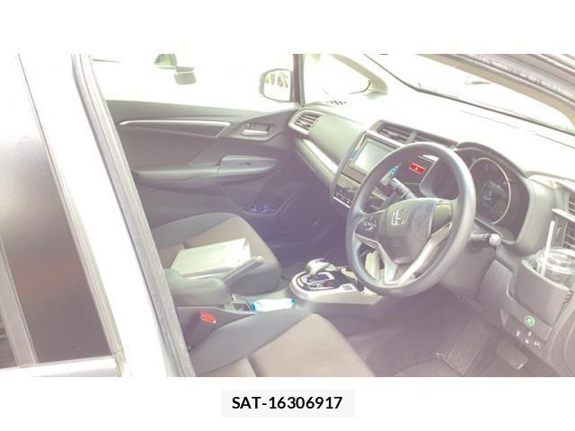 Honda FIT HYBRID 2016-06 8130151-9