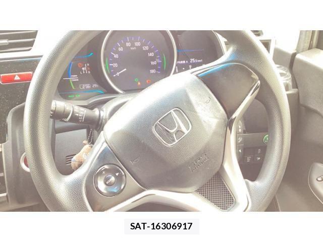 Honda FIT HYBRID 2016-06 8130151-11