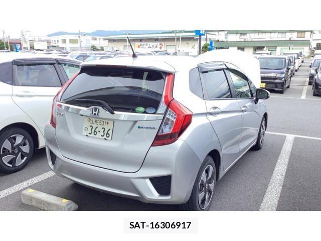 Honda FIT HYBRID 2016-06 8130151-2