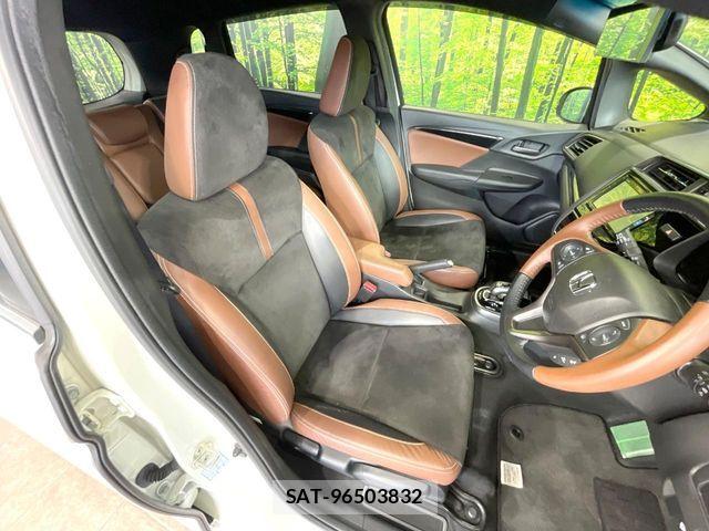 Honda FIT HYBRID 2017-11 8145815-7