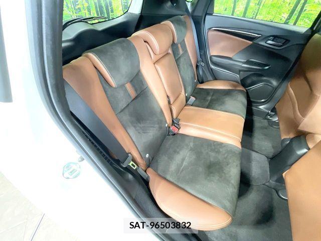 Honda FIT HYBRID 2017-11 8145815-8