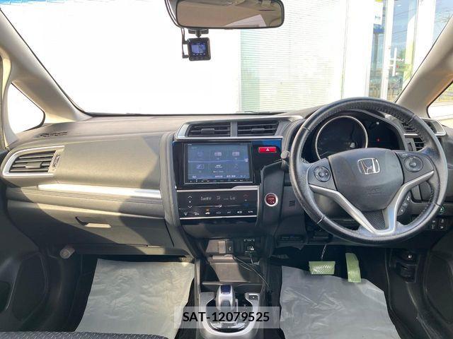 Honda FIT HYBRID 2016-07 8207525-1