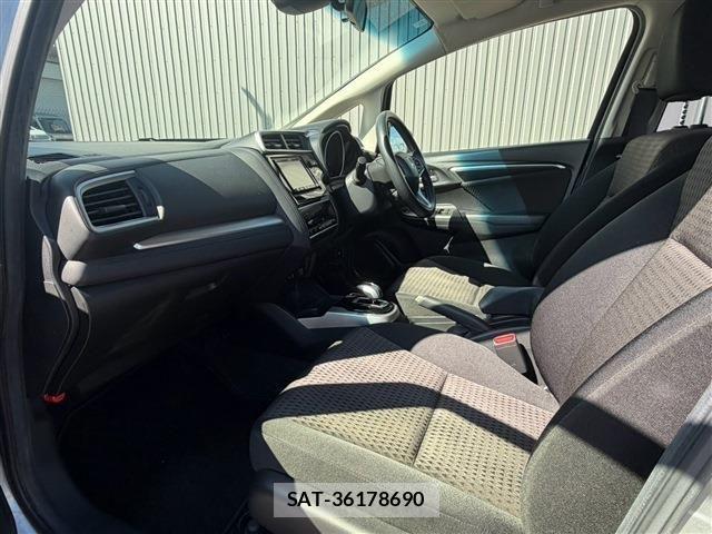 Honda FIT HYBRID 2018-03 8207523-11