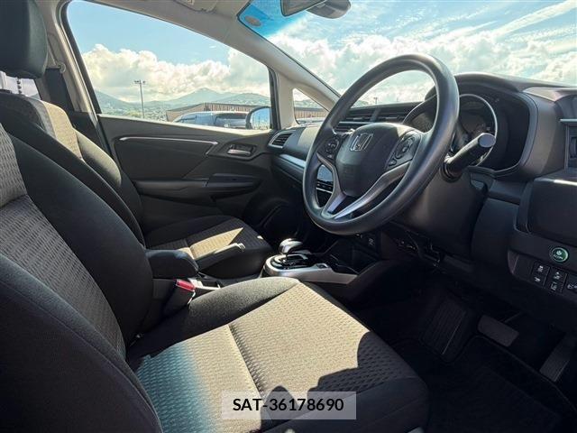 Honda FIT HYBRID 2018-03 8207523-12