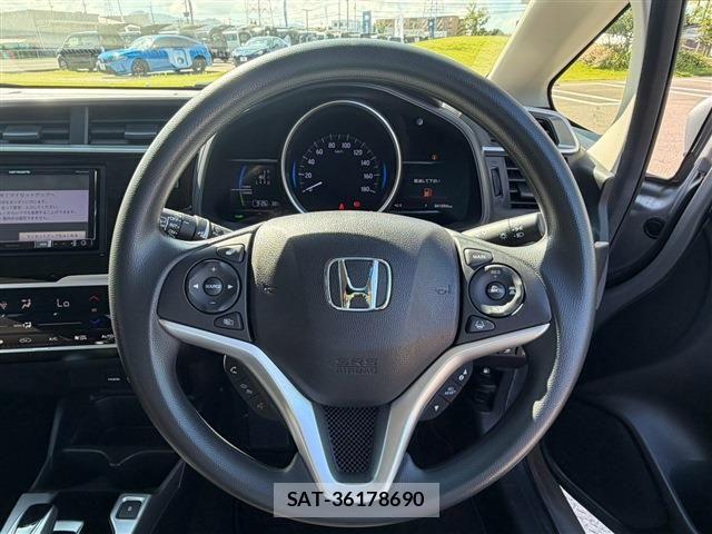 Honda FIT HYBRID 2018-03 8207523-17