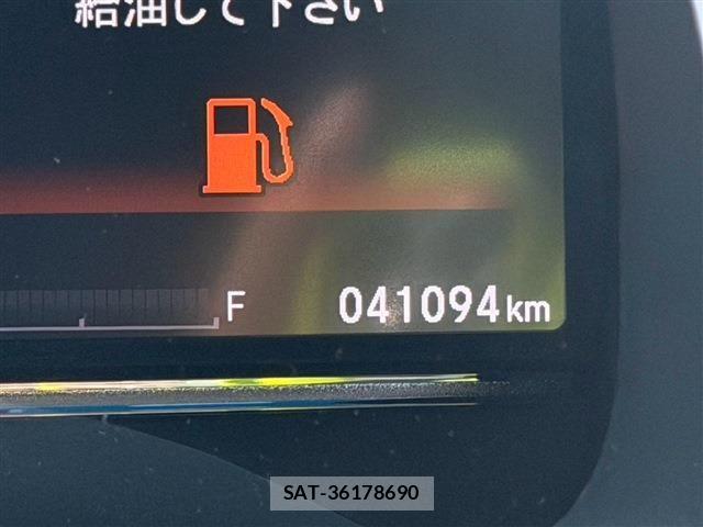 Honda FIT HYBRID 2018-03 8207523-24