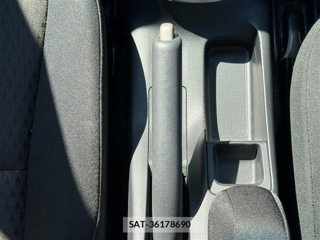 Honda FIT HYBRID 2018-03 8207523-26