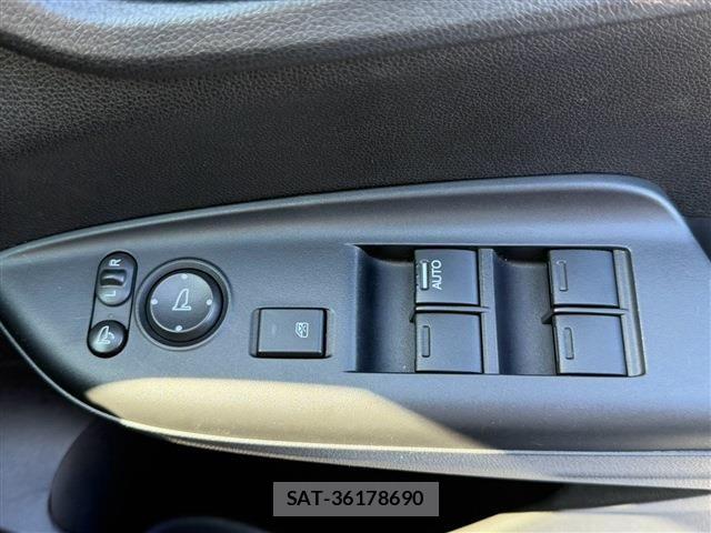 Honda FIT HYBRID 2018-03 8207523-27