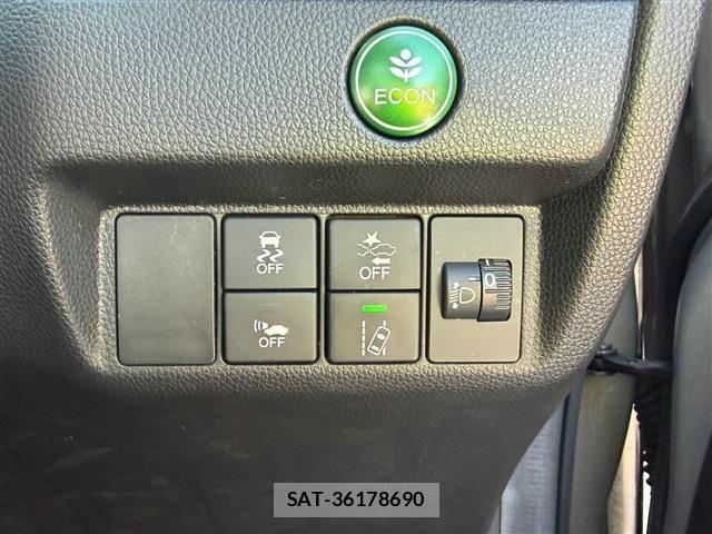 Honda FIT HYBRID 2018-03 8207523-28
