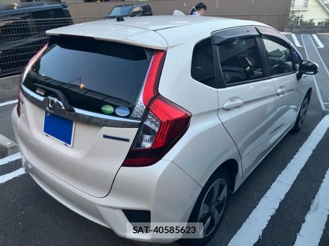 Honda FIT HYBRID 2015-09 8230026-1