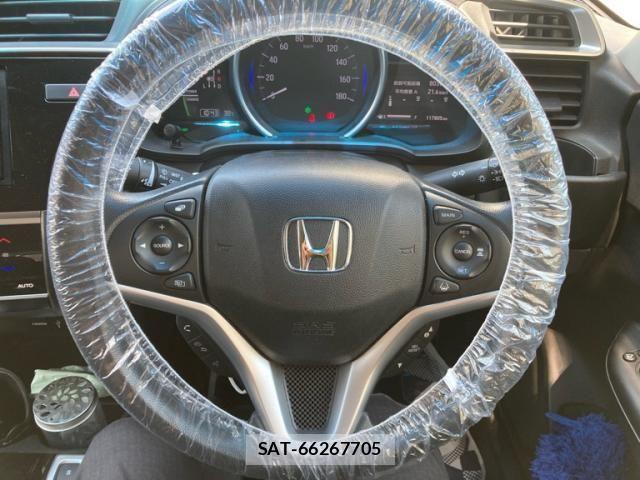 Honda FIT HYBRID 2018-04 8230021-13