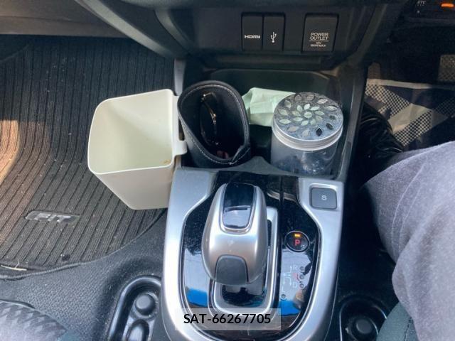 Honda FIT HYBRID 2018-04 8230021-21