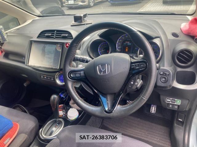 Honda FIT HYBRID 2012-07 8230028-11