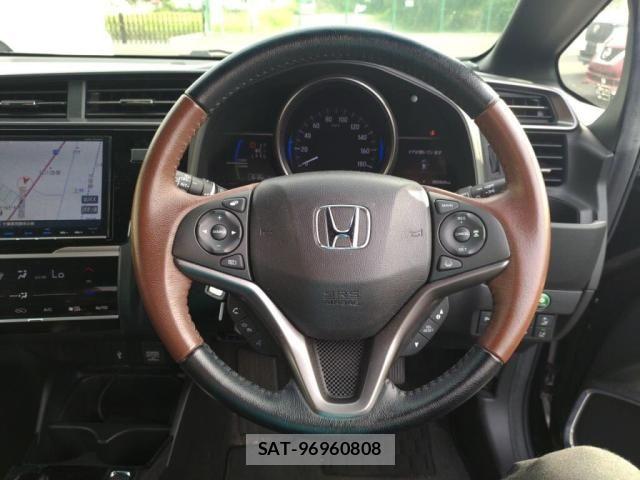 Honda FIT HYBRID 2017-11 8230016-19