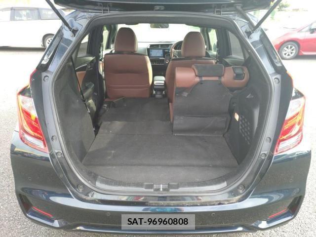 Honda FIT HYBRID 2017-11 8230016-25