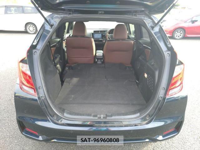 Honda FIT HYBRID 2017-11 8230016-26