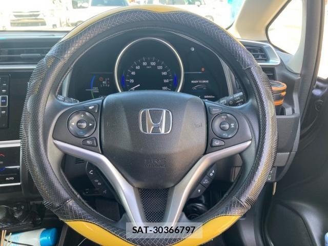 Honda FIT HYBRID 2018-09 8230023-14