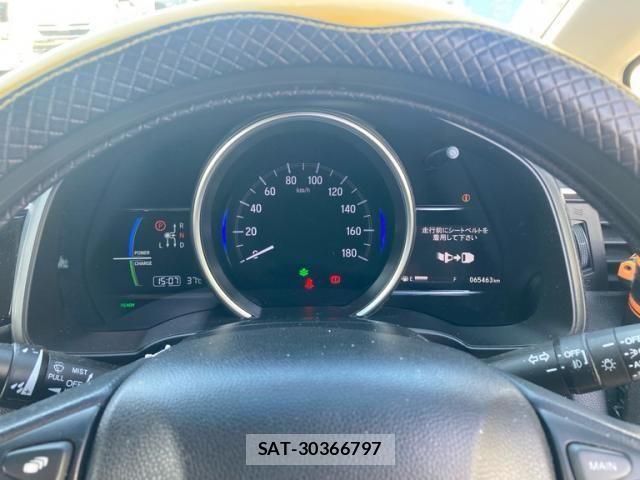 Honda FIT HYBRID 2018-09 8230023-18