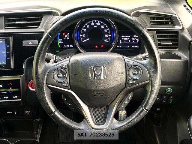 Honda FIT HYBRID 2017-09 8245203-11