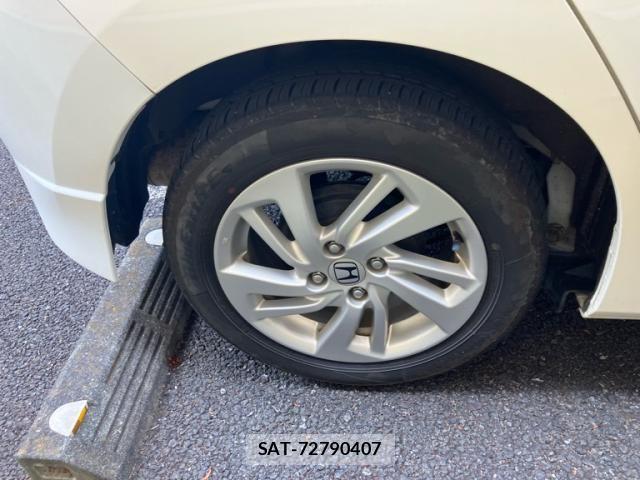 Honda FIT HYBRID 2014-01 8245207-11