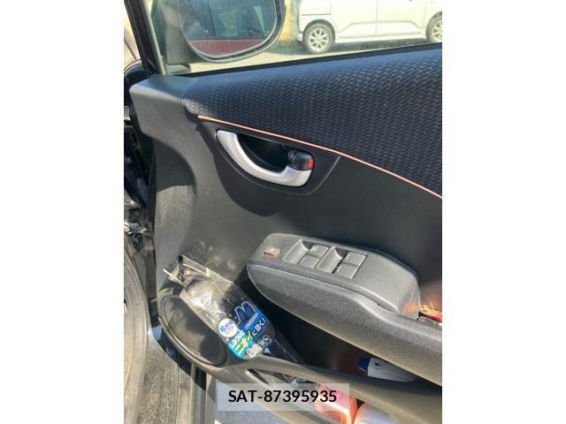 Honda FIT HYBRID 2013-08 8245209-16