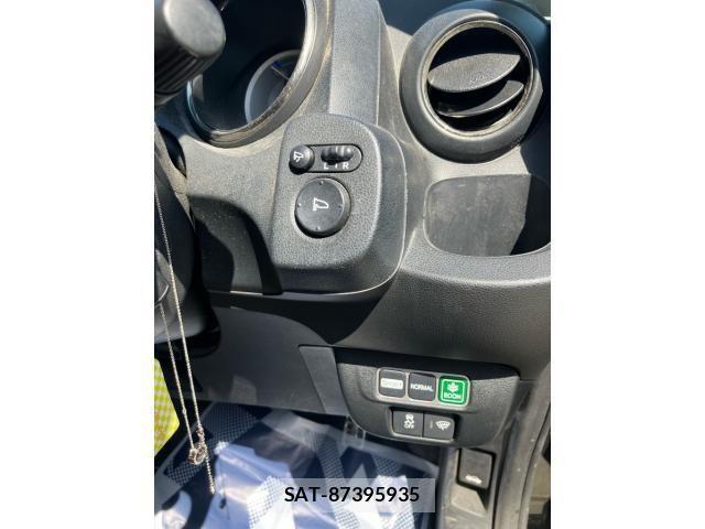 Honda FIT HYBRID 2013-08 8245209-17