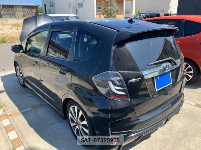 Honda FIT HYBRID 2013-08 8245209-5