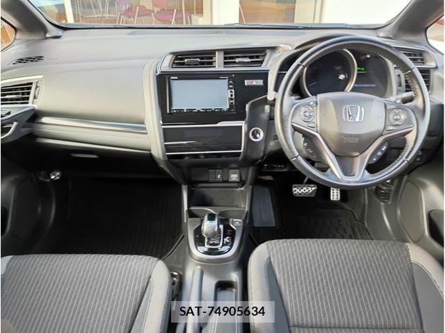 Honda FIT HYBRID 2017-10 8314446-1