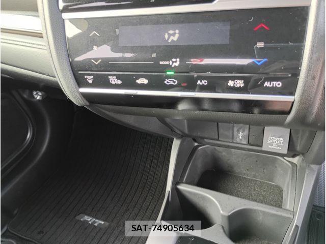 Honda FIT HYBRID 2017-10 8314446-8