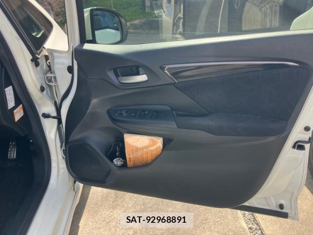 Honda FIT HYBRID 2014-10 8314465-11