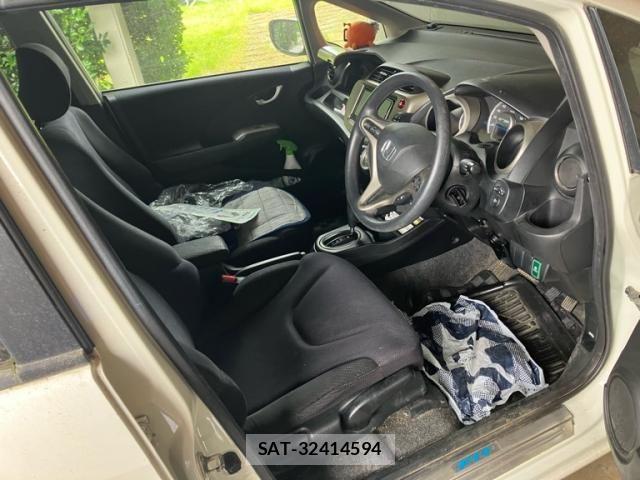 Honda FIT HYBRID 2010-11 8335845-9