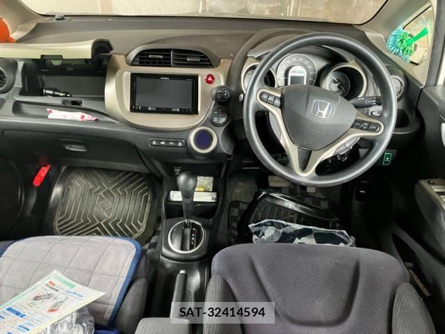 Honda FIT HYBRID 2010-11 8335845-13