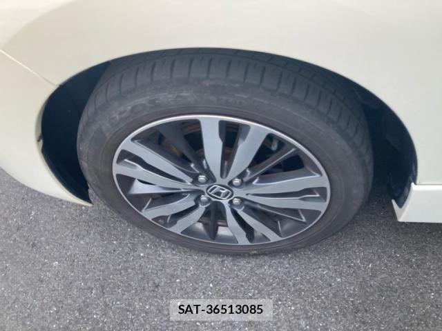 Honda FIT HYBRID 2013-11 8335840-11