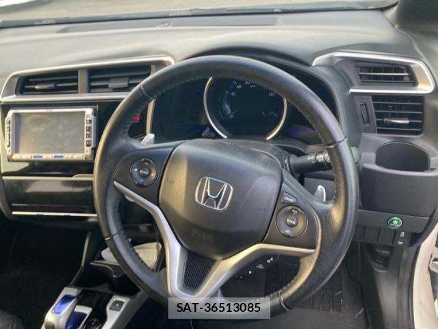 Honda FIT HYBRID 2013-11 8335840-14