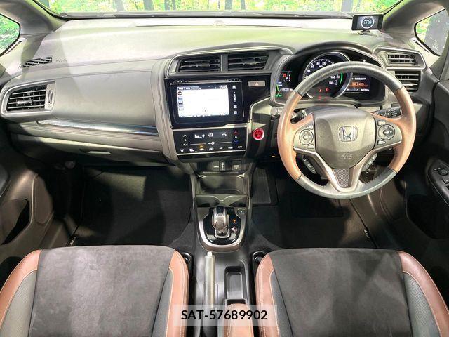 Honda FIT HYBRID 2017-08 8335837-1