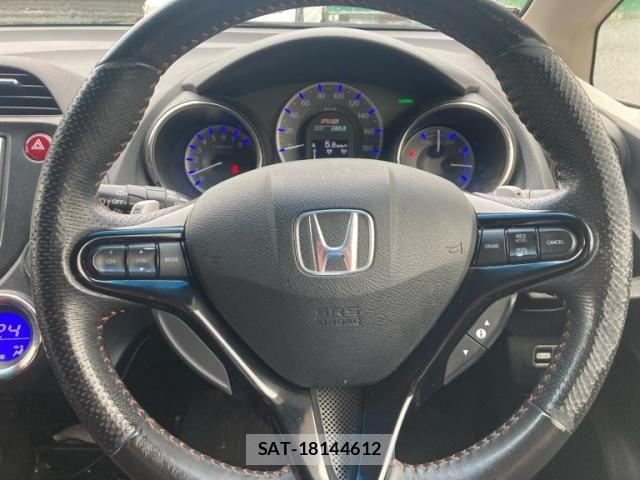 Honda FIT HYBRID 2012-06 8335848-10