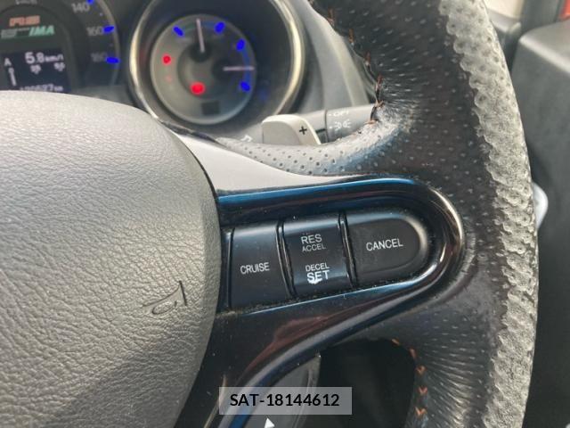 Honda FIT HYBRID 2012-06 8335848-12