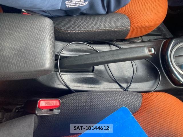 Honda FIT HYBRID 2012-06 8335848-17