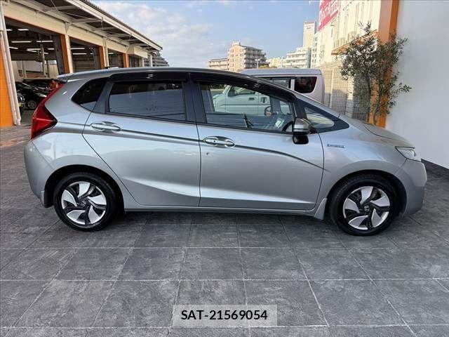 Honda FIT HYBRID 2014-01 8335839-11