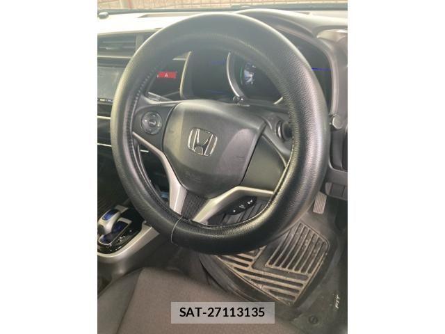 Honda FIT HYBRID 2014-03 8335841-13