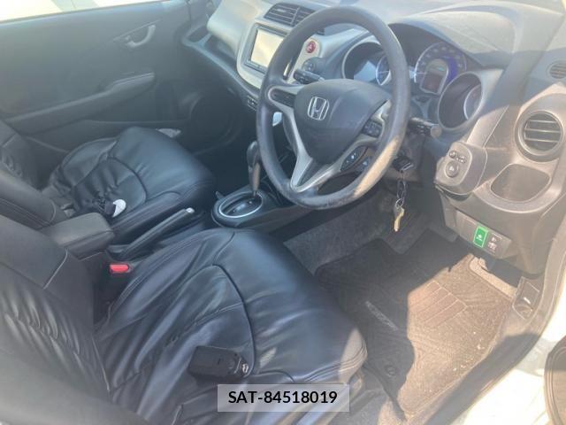 Honda FIT HYBRID 2011-08 8335846-13