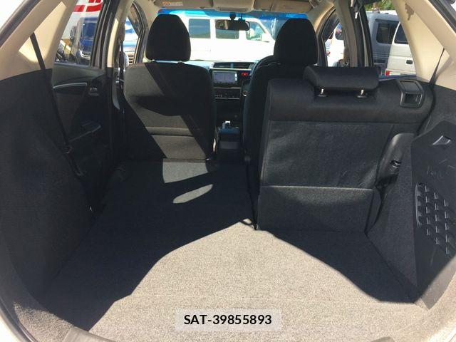 Honda FIT HYBRID 2015-06 8354481-28
