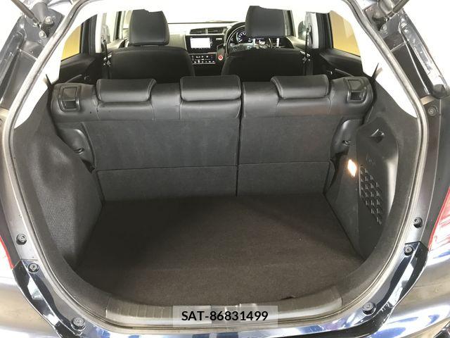 Honda FIT HYBRID 2017-10 8354476-9