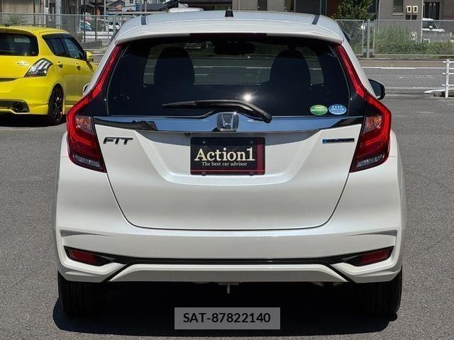 Honda FIT HYBRID 2017-10 8354475-4