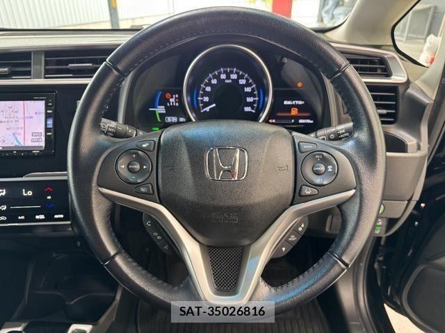 Honda FIT HYBRID 2018-03 8354477-11
