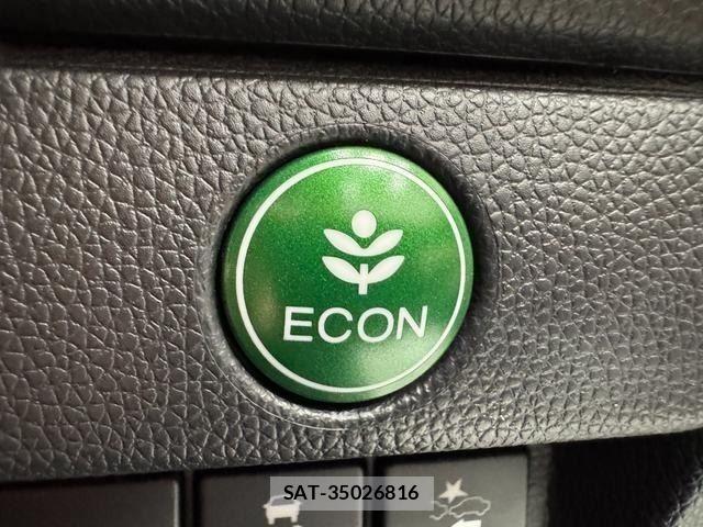 Honda FIT HYBRID 2018-03 8354477-15