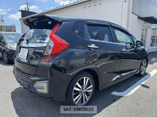 Honda FIT HYBRID 2014-04 8354480-14